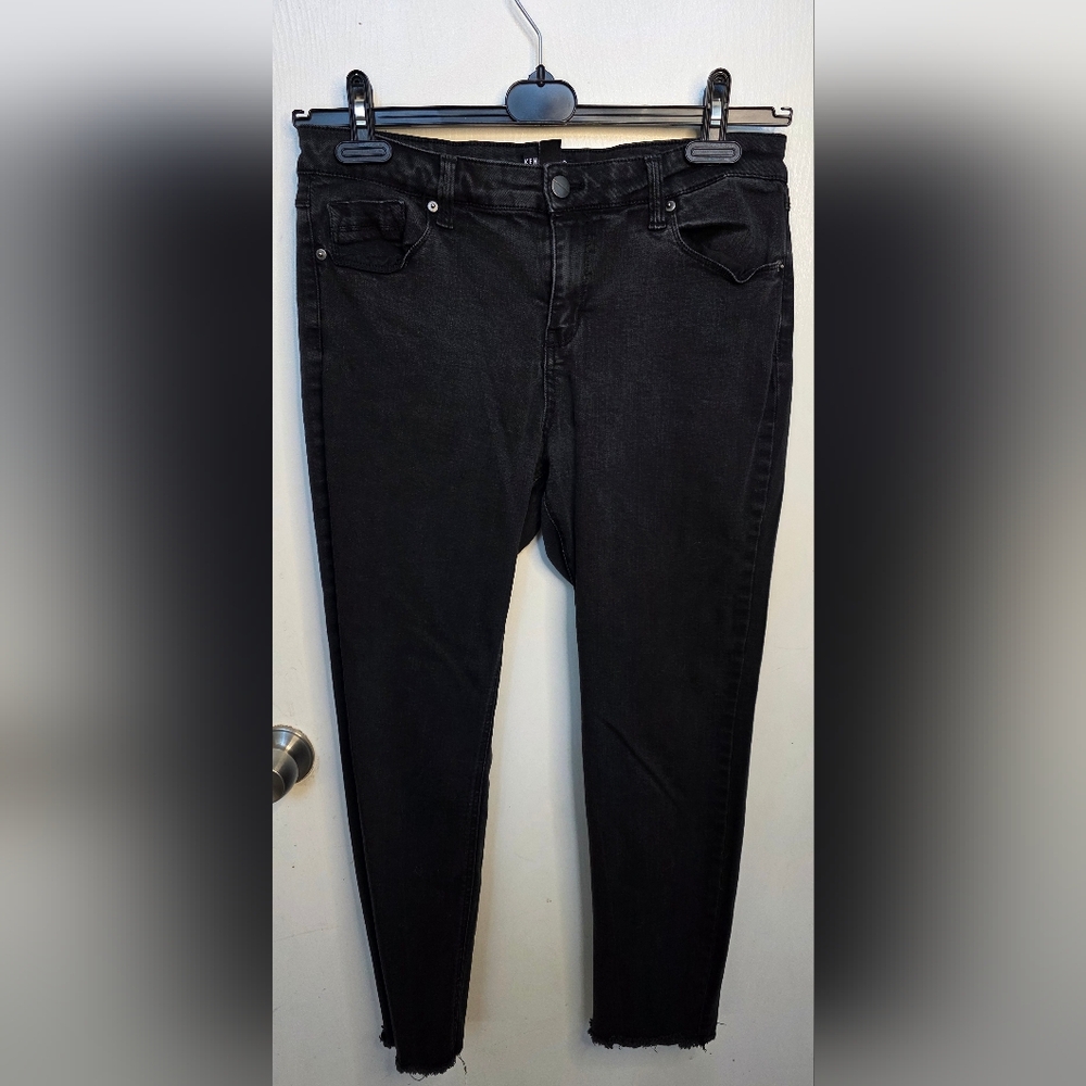 *3 For $12* Kenneth Cole Black Jess Skinny Ankle Jeans Classic Style